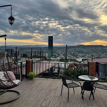 9 Borbalo Street Apartment With Terrace Tbilisi Esterno foto