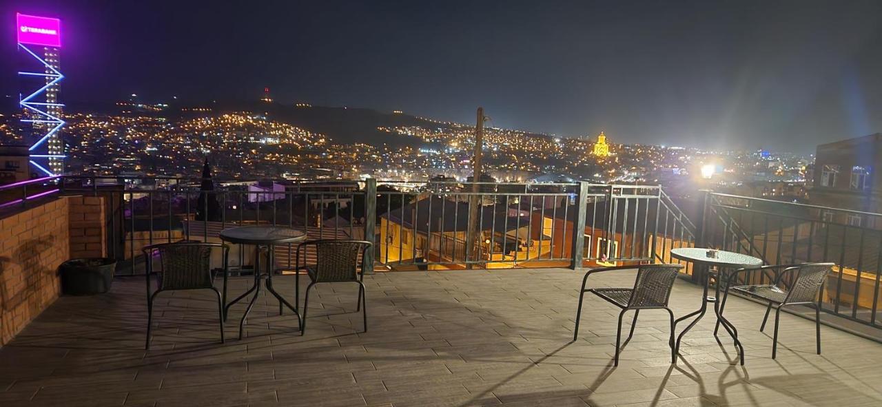 9 Borbalo Street Apartment With Terrace Tbilisi Esterno foto