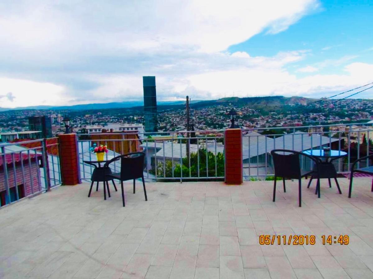 9 Borbalo Street Apartment With Terrace Tbilisi Esterno foto